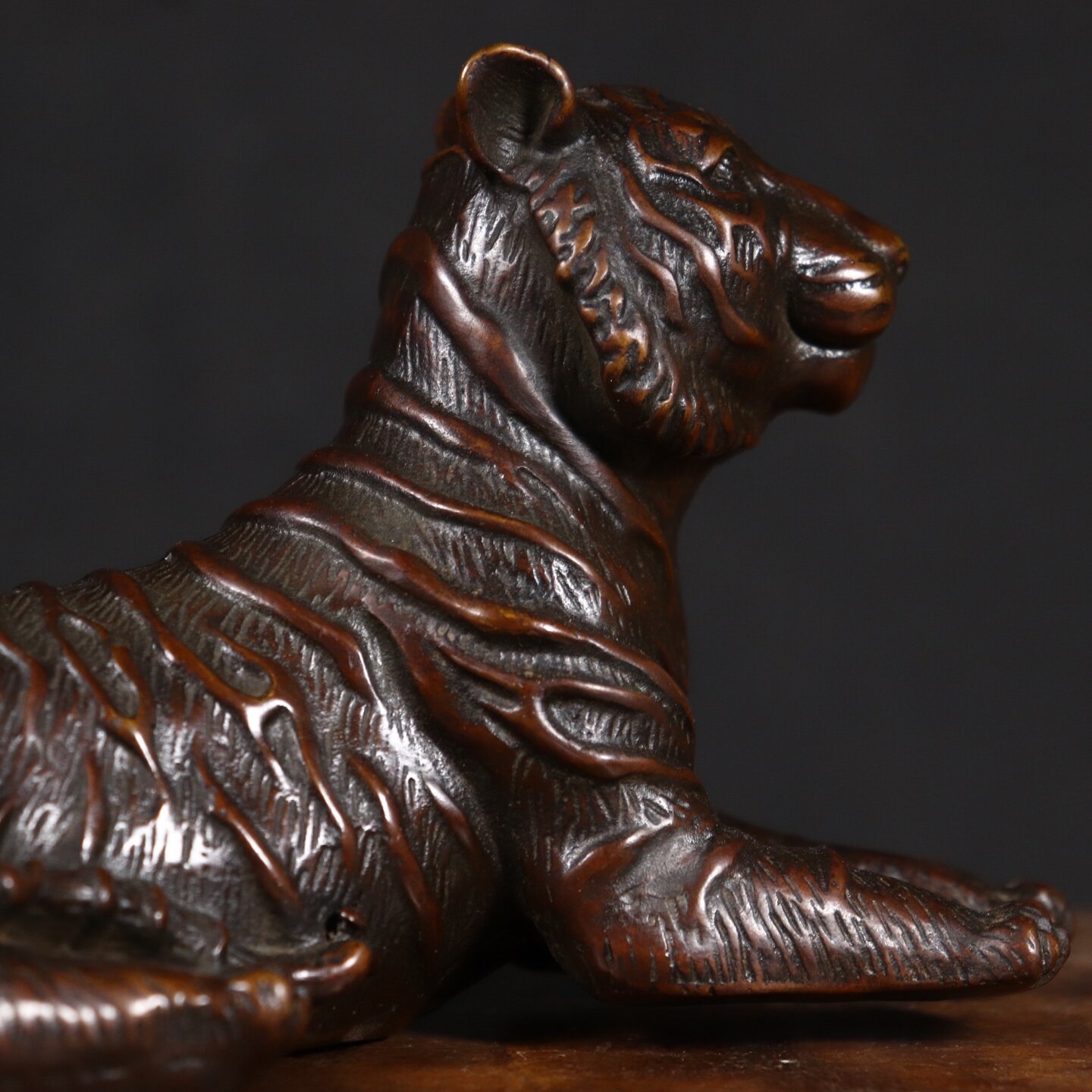 Estátua de Tigre de Cobre Vint - Vintage Collectible Stores avaliação e preço