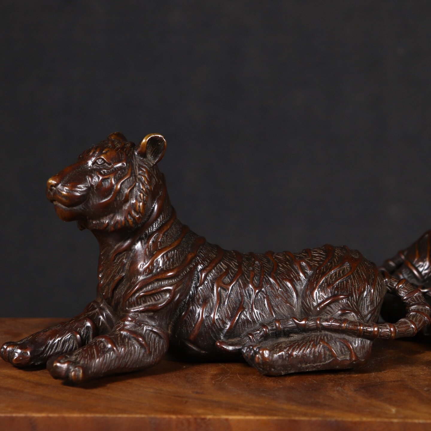 Estátua de Tigre de Cobre Vint - Vintage Collectible Stores avaliação e preço